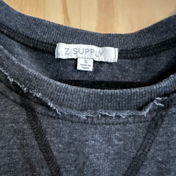 Women’s Z Supply Crewneck Long Sleeve Shirt - Picture 2 of 2